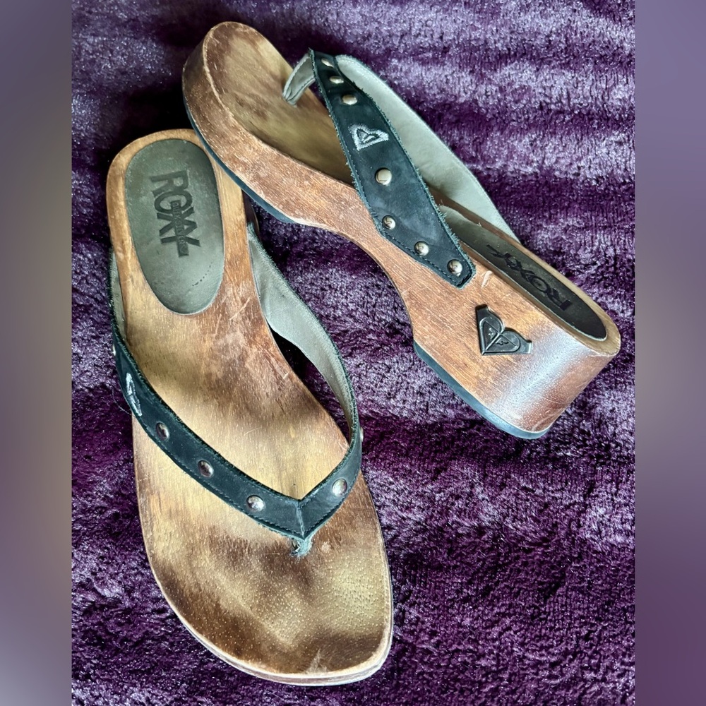 Roxy Quicksilver - Vintage (Y2K) Moonstone Black Studded Sandals - Size 9